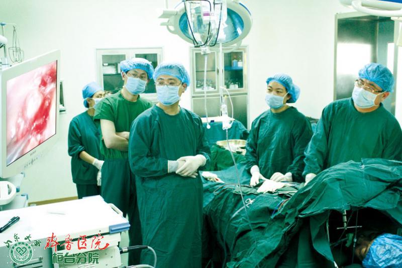 胸腔内镜手术2.jpg 胸腔内镜手术2.jpg