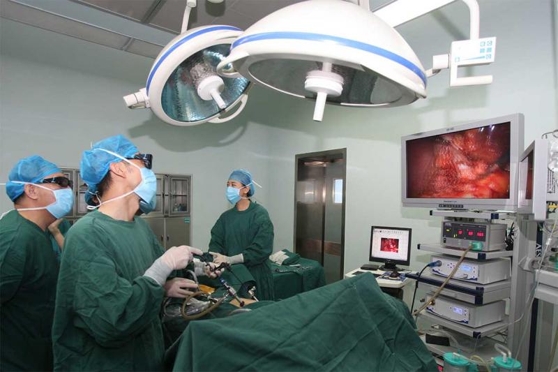 三D内镜手术全景.jpg